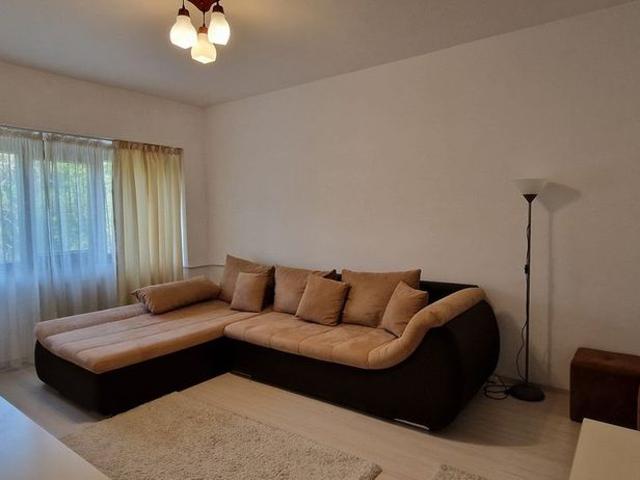 Apartament 3 camere, decomandat, Pacurari, Lukoil