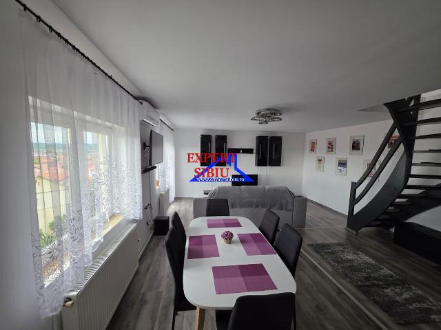 Apartament 3 camere,decomandat,recent renovat,zona Vasile Aaron