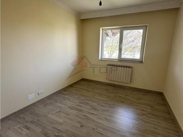 Apartament 3 camere decomandat, renovat Frumoasa