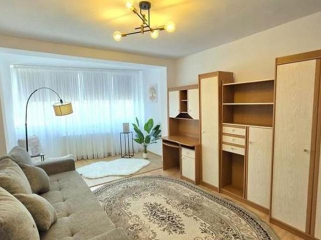 Apartament 3 camere decomandat renovat, mobilat si utilat, Valhuta