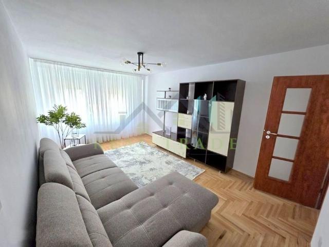 Apartament 3 camere decomandat renovat, mobilat si utilat, Valhuta