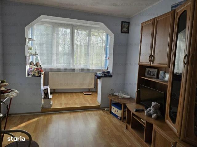 Apartament 3 camere, decomandat zona Astra
