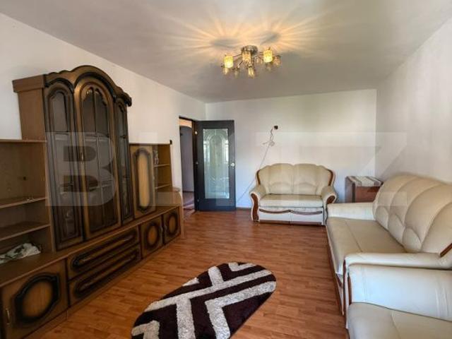 Apartament 3 camere, decomandat, zona Centrala