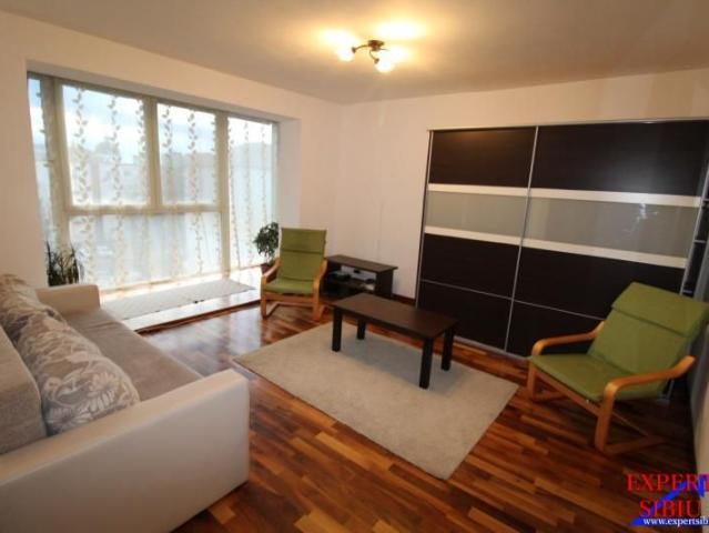 Apartament 3 camere decomandat, zona Mihai Viteazul