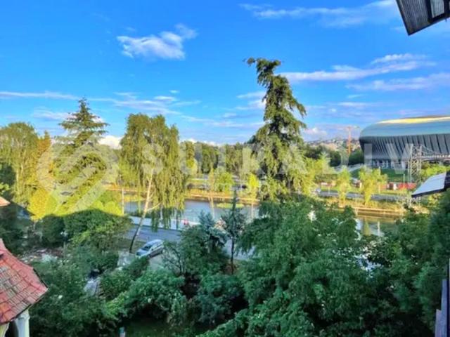 Apartament 3 camere decomandate | Balcon | Parcare | Central – Parcul Central