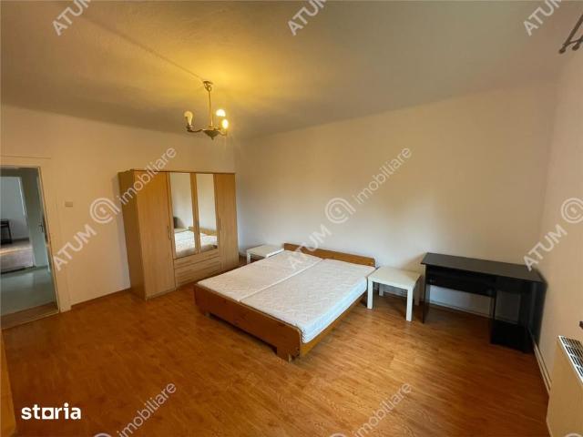 Apartament 3 camere decomandate curte comuna din zona Tiglari Sibiu