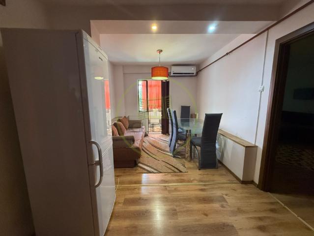 Apartament 3 camere, deccomandat, 54 mp, Rovine, Zona Garii