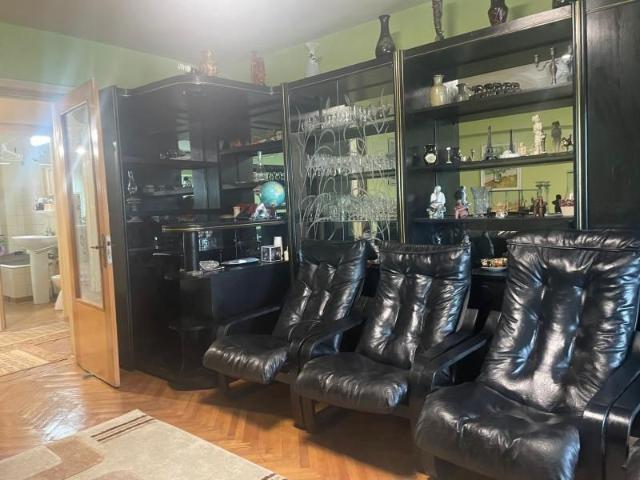 Apartament 3 camere Decebal_Alba Iulia, stradal, parcare