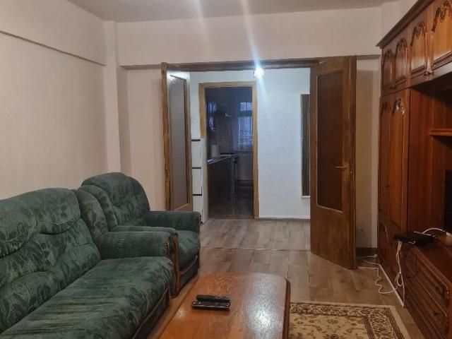Apartament 3 camere, doua balcoane, central Pitesti