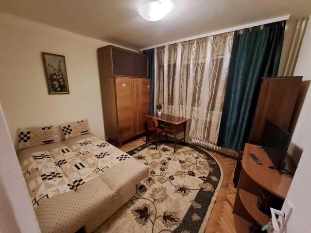 Apartament 3 camere, etaj 1 – Tătărași Dispecer – pet friendly