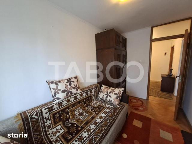 Apartament 3 camere etaj 1 de inchiriat zona Scoala de Inot Sibiu
