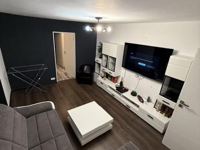 Apartament 3 camere etaj 1 girocului
