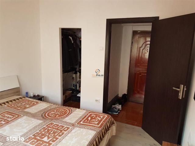 Apartament 3 camere, etaj 2, semidecomandat, renovat, zona Dâmbovi? A
