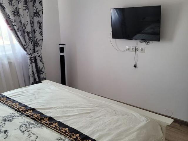 Apartament 3 camere, etaj 4, mobilat în Sibiu