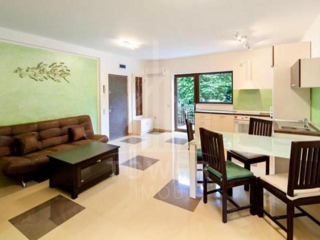 Apartament 3 camere gradina 100 mp