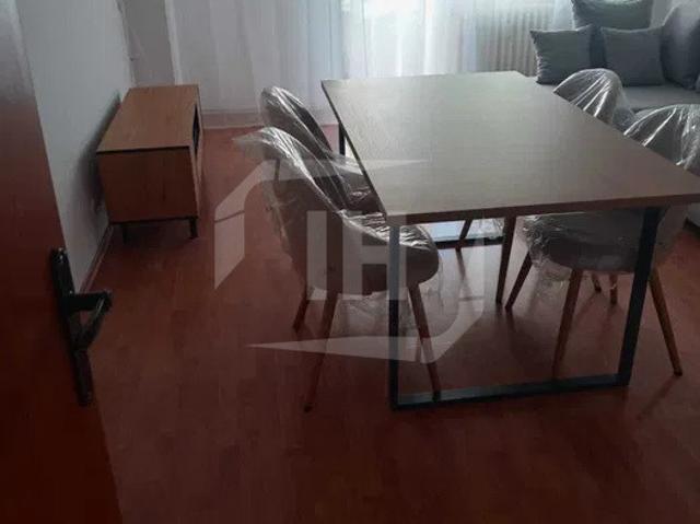 Apartament 3 camere I decomandat I zona Dorobatilor