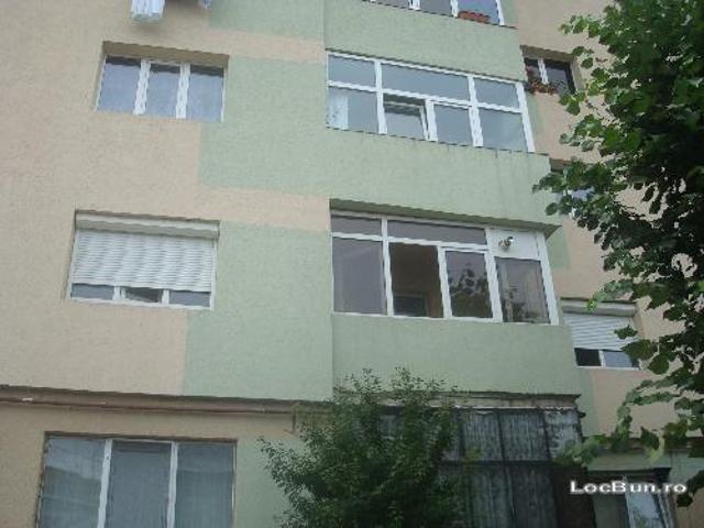 APARTAMENT 3 CAMERE IN CURTEA DE ARGES
