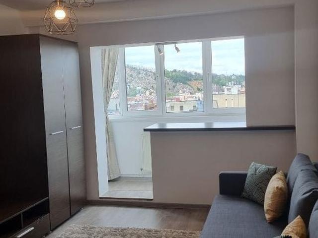 Apartament 3 camere în Răcădau, zonă liniștită