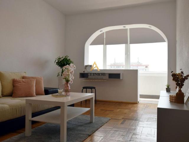 Apartament 3 camere in Targoviste, zona Micro 6