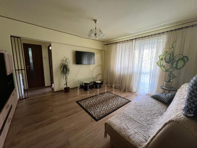 Apartament 3 camere în zona FANTANELE