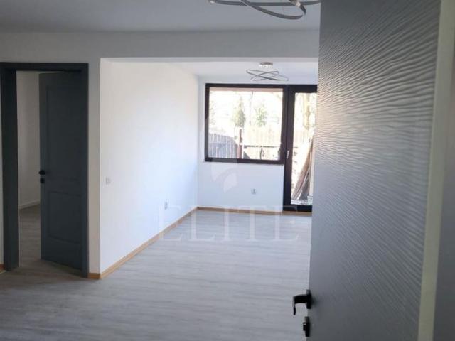 Apartament 3 camere in zona SEMICENTRAL