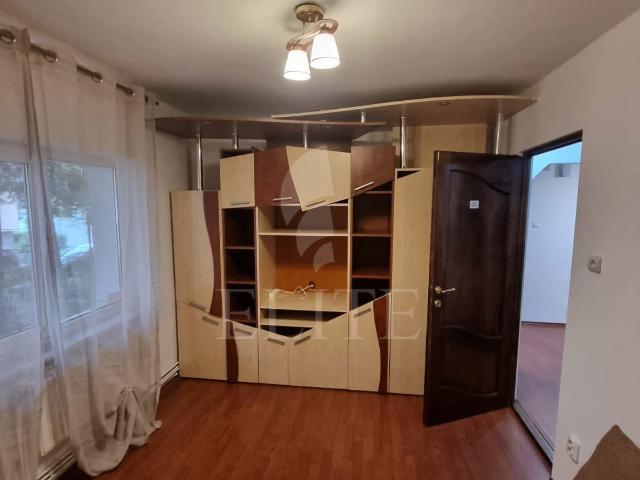 Apartament 3 camere în zona ZORILOR