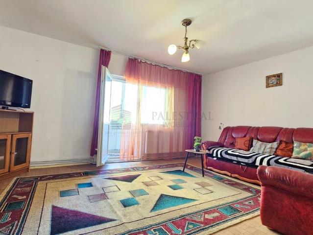 Apartament 3 camere Intrare Racadau, str. Carpatilor