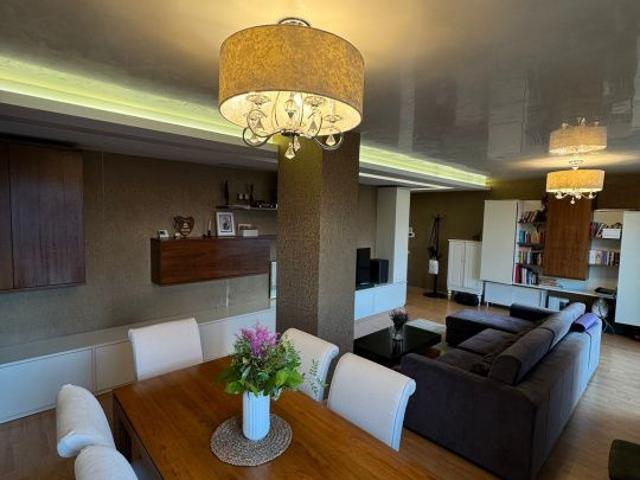 Apartament 3 camere lux, cartier Europa, 2 bai, 3 parcari subterane, 4