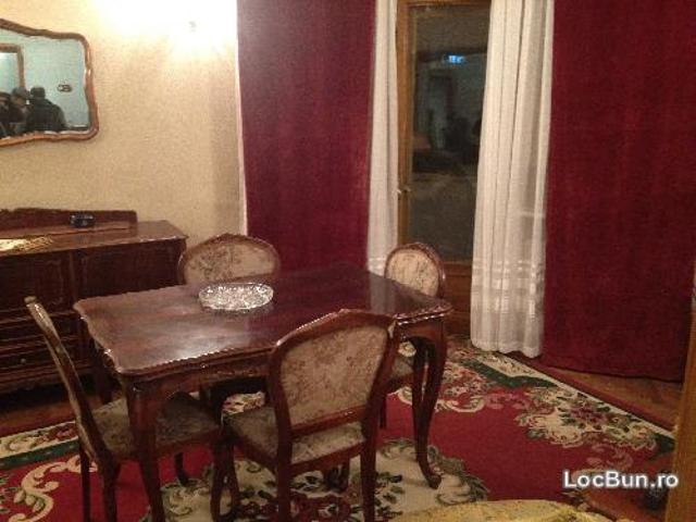 Apartament 3 camere la vanzare zona Piata Unirii