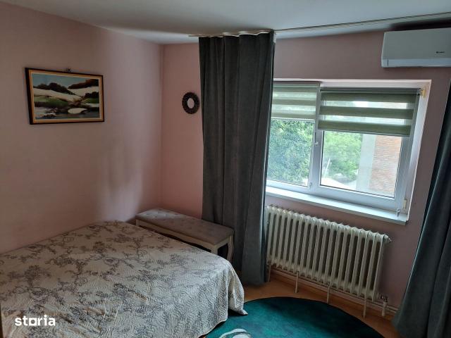Apartament 3 camere, lângă Poliție