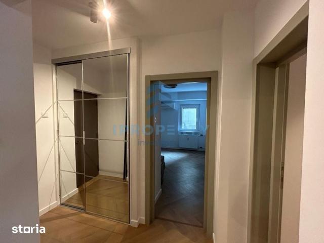 Apartament 3 Camere P ta Victoriei Renovat cu centrala si prox. metrou