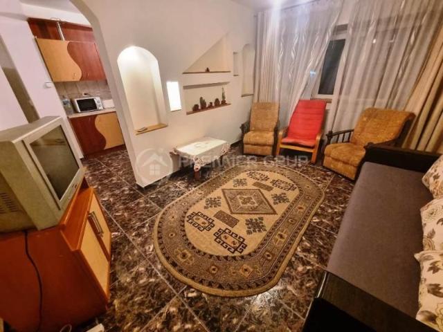 Apartament 3 camere, Pacurari, 60mp