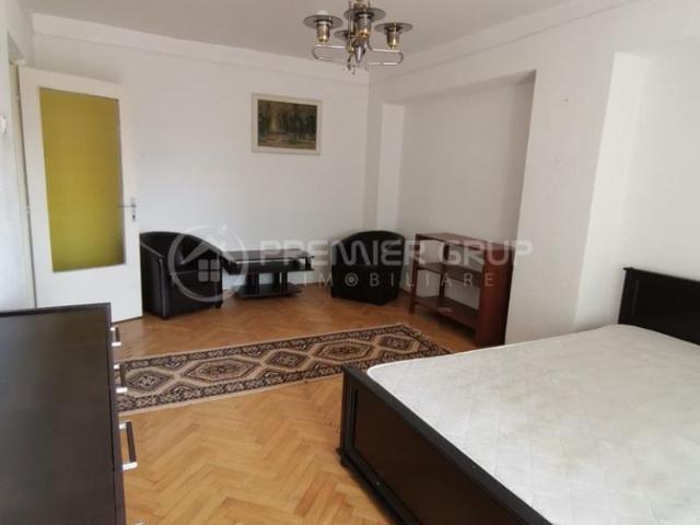 Apartament 3 camere, Pacurari, 80mp