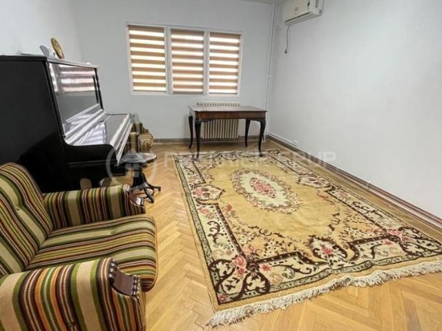 Apartament 3 camere, Palas, 70mp