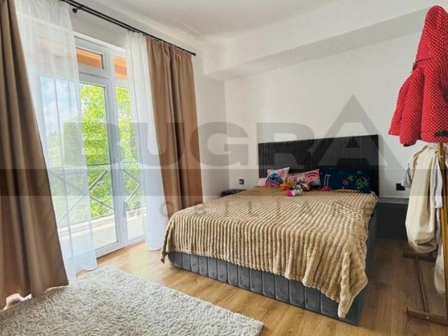 Apartament 3 camere, parcare, balcon, zona Oser