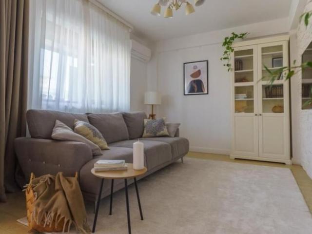 Apartament 3 camere, parcare, zona Timpuri Noi