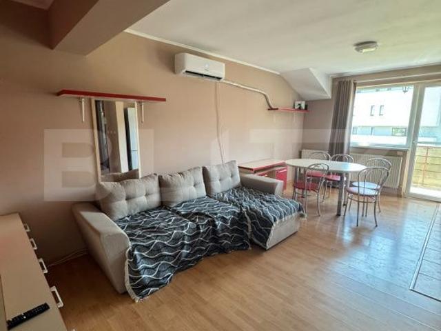 Apartament 3 camere, parcare, zona Subcetate