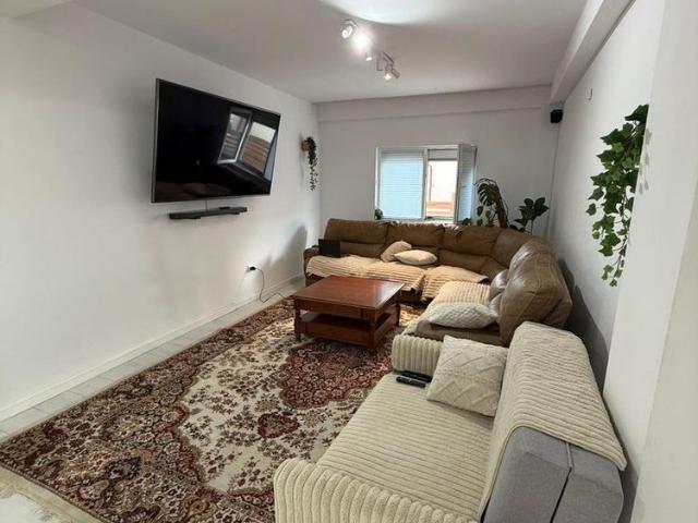 Apartament 3 camere Parter Centrala