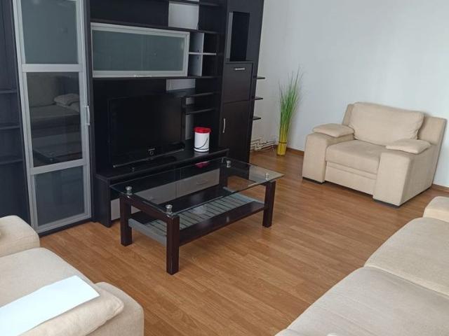 Apartament 3 camere parter Independentei