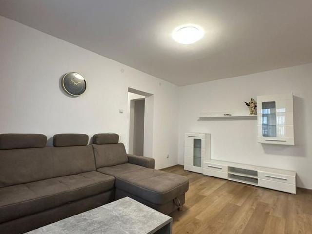 Apartament 3 camere Podu Ros, recent renovat!