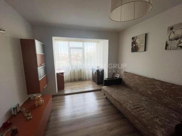 Apartament 3 camere, Podu Ros, 66mp