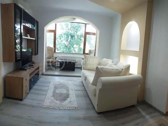 Apartament 3 camere, Podu Ros, 68mp