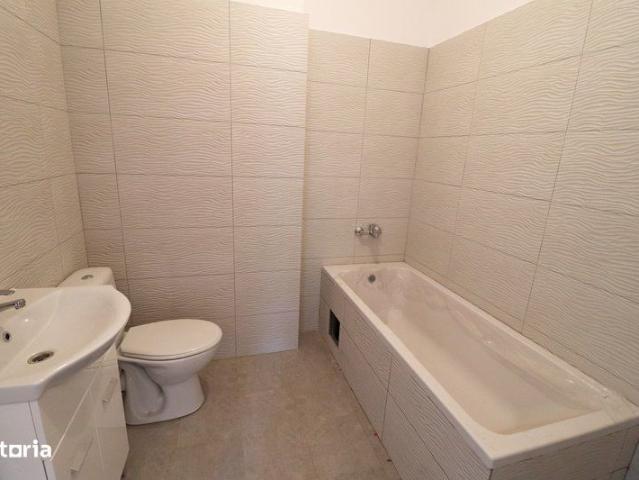 Apartament 3 camere, pret redus langa metrou