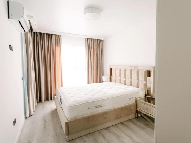 Apartament 3 camere, prima închiriere, parcare subterană, zona Frunzisului