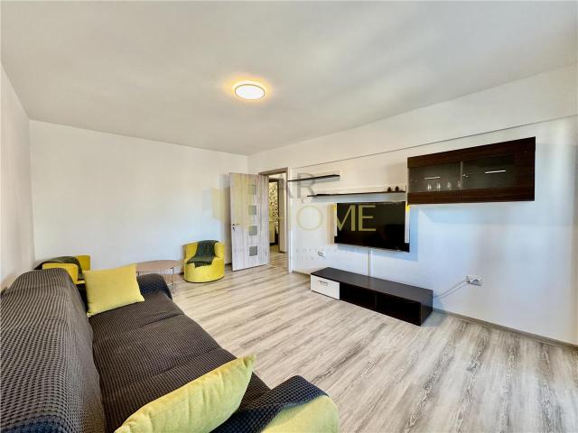 Apartament 3 camere, prima inchiriere, zona Democratiei Sud, Ploiesti