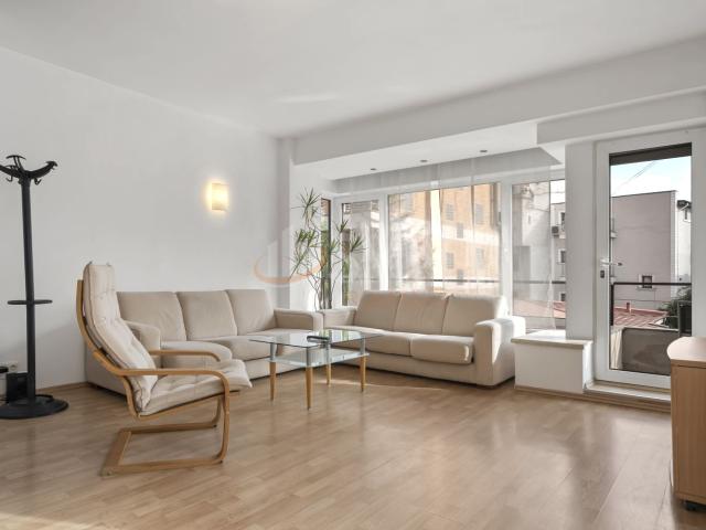 APARTAMENT 3 CAMERE PRIMAVERII