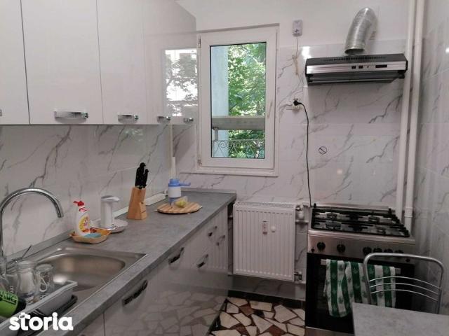 Apartament 3 camere proaspat renovat la 3 minute de metrou Favorit