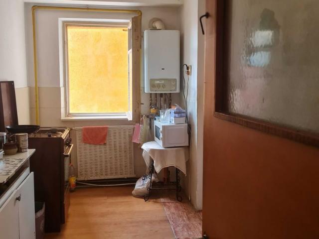 Apartament 3 camere RACADAU, intrare
