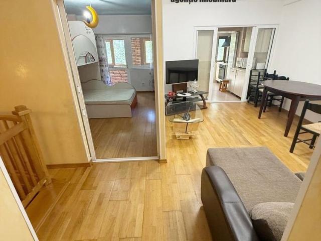 Apartament 3 camere,str.Babadag, parter