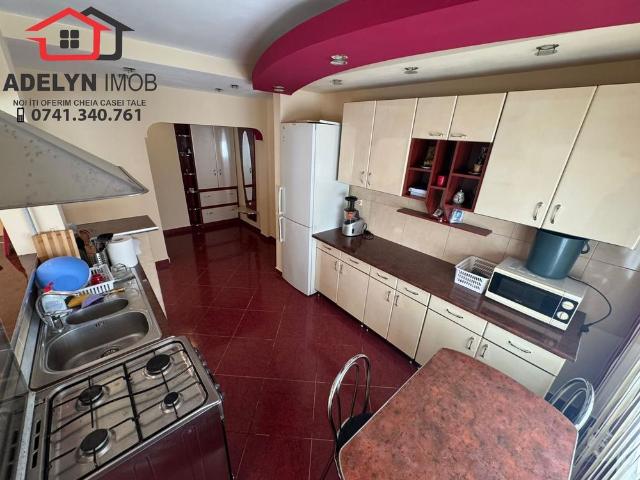 Apartament 3 camere, str. Garii